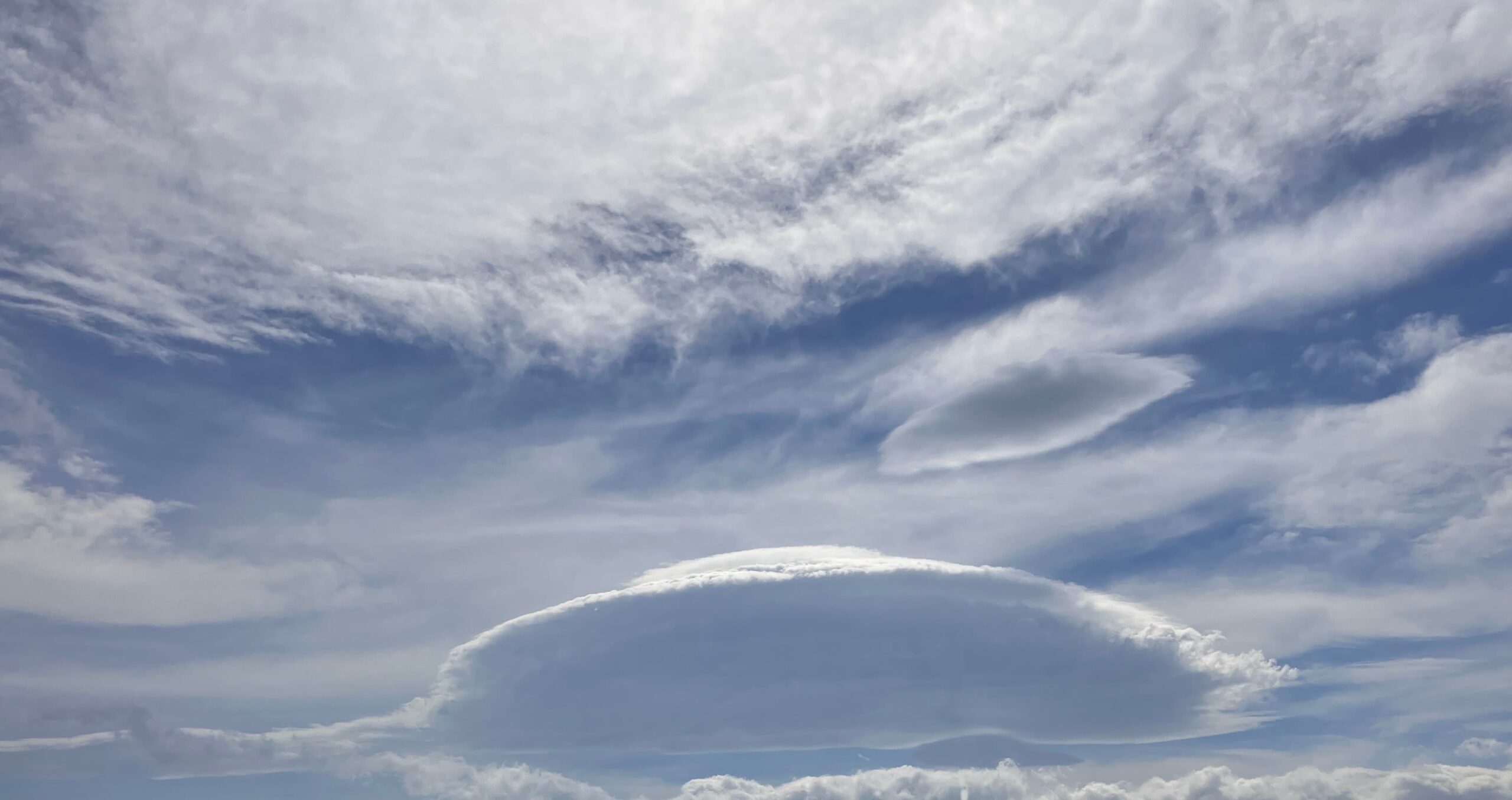 UFO雲、レンズ雲